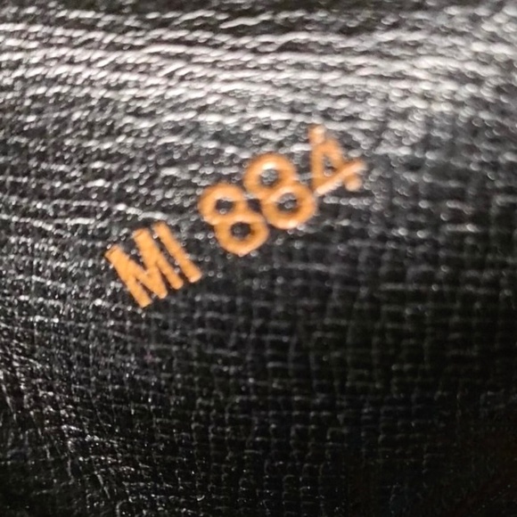 Louis Vuitton Vintage Epi Noir MM Cartouchière Crossbody - Picture 13 of 14